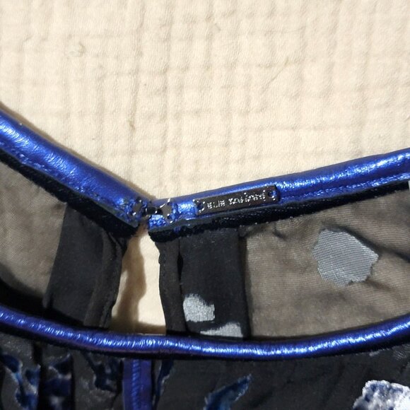 Tahari Peasant Top Womens Medium Burnout Velvet Floral Bell Flare-Sleeve Sheer - Picture 7 of 12